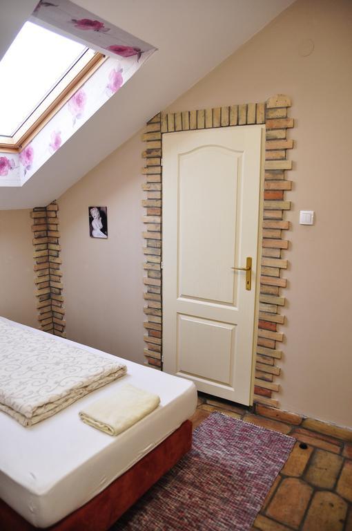 Roadside Guest House Palić Extérieur photo
